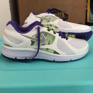 NEW!!! Nike Women’s running shoes